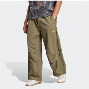 ADIDAS ORIGINALS Street Parachute Pants Men's In Khaki Size large NWT